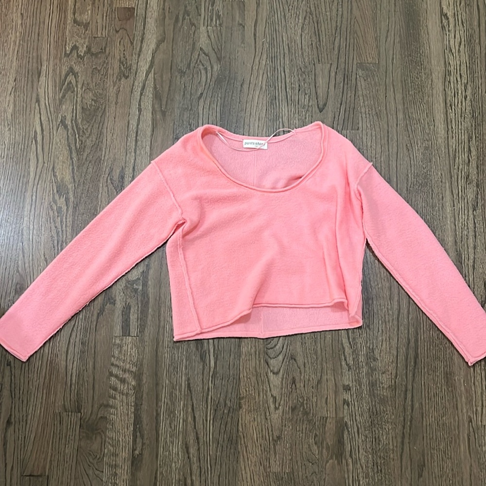 Pants Store cropped long sleeve sweater, size small/medium, pink